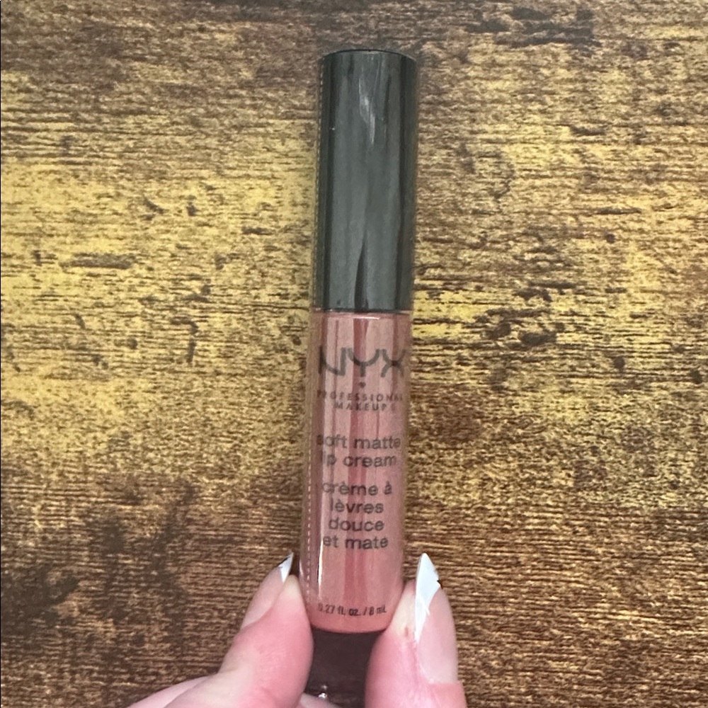 NYX Soft Matte Lip Cream - Rosy Pink